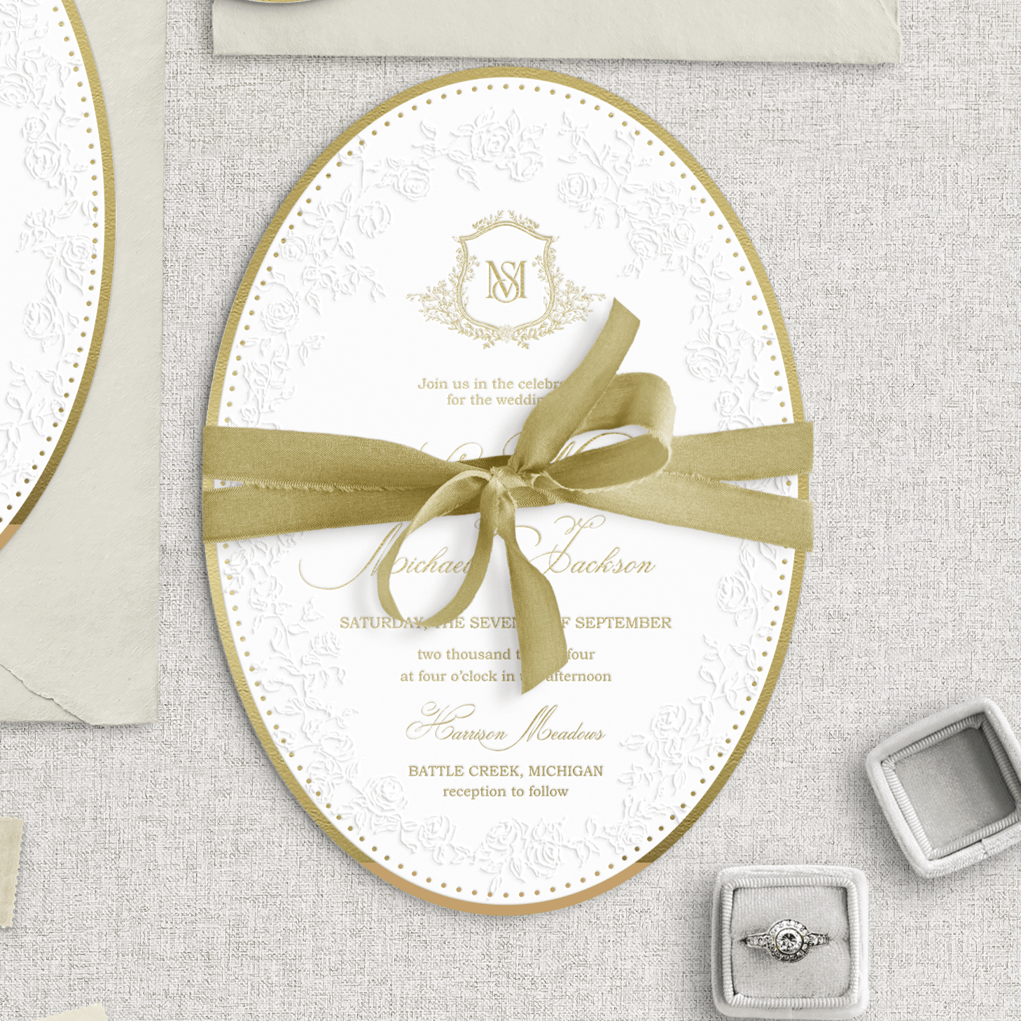 Luxury wedding invitation Romania – hârtie handmade cu aurire embosată și detalii elegante – Diandra Events