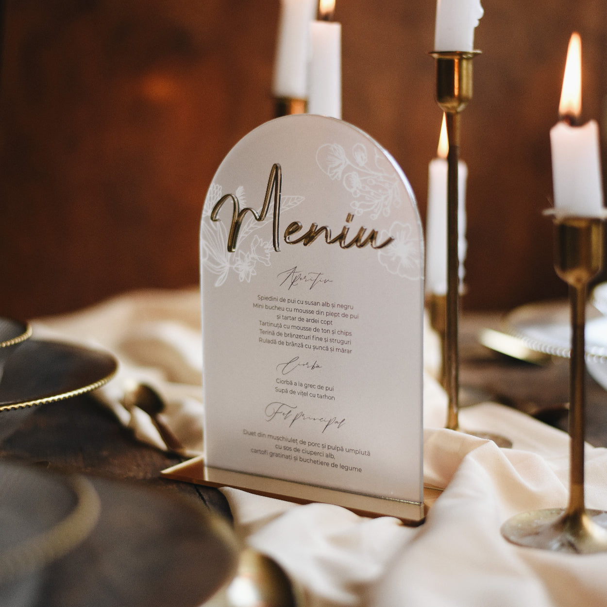 Meniu nuntă acrilic elegant cu fonturi caligrafice premium