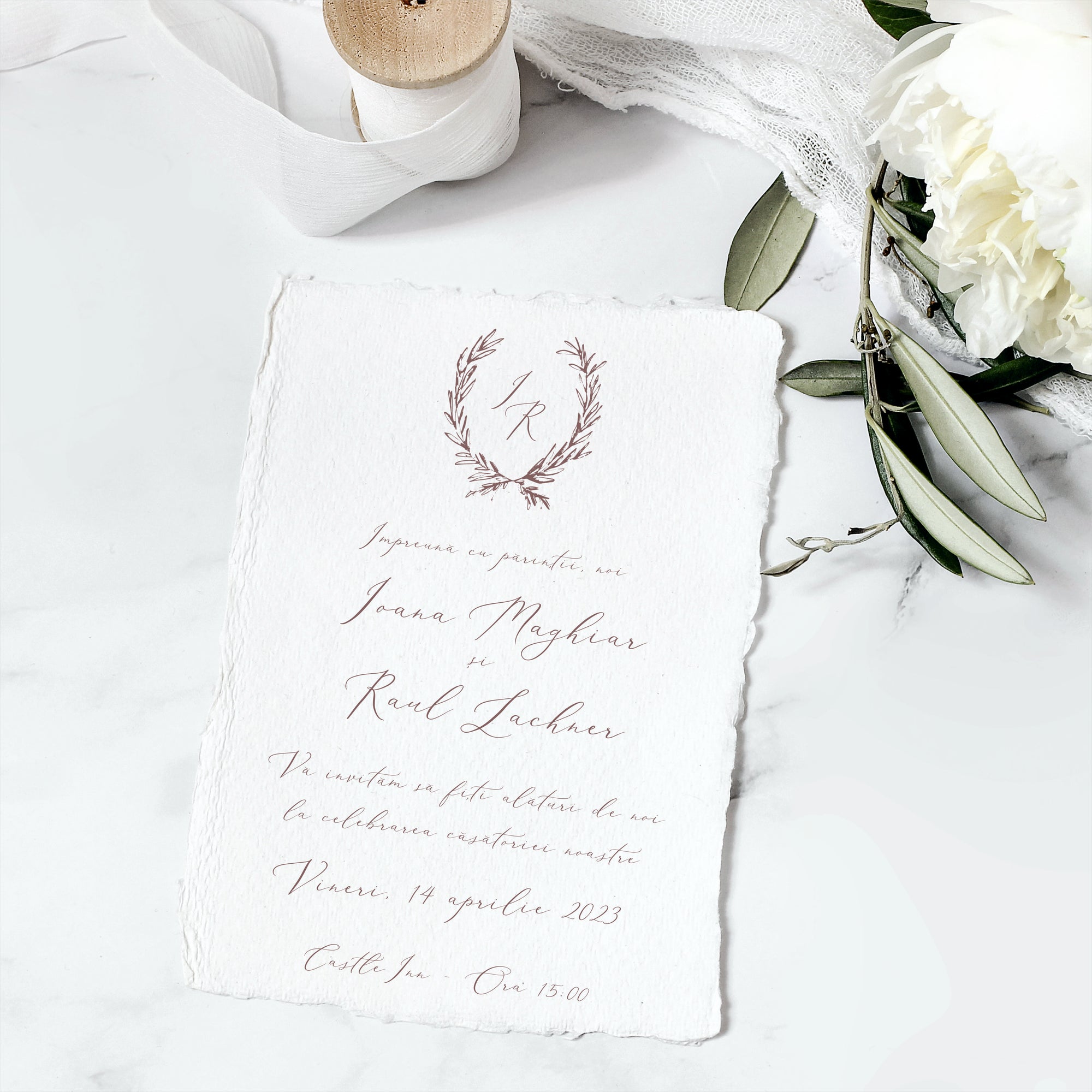 Invitație florală handmade personalizată, realizată pe hârtie manuală, design unic și elegant Diandra Events
