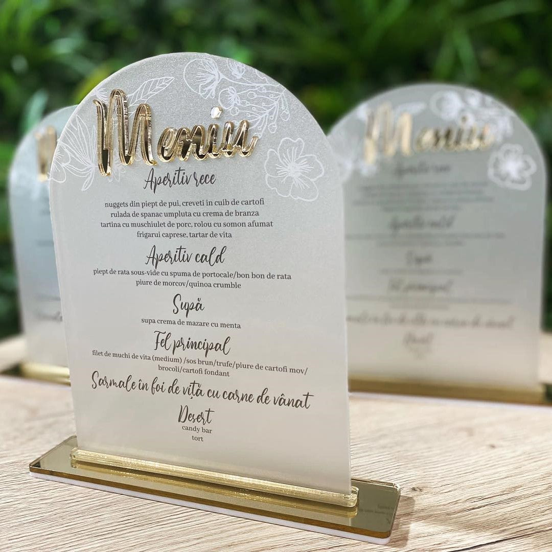 Meniu floral din acril personalizat, ideal pentru evenimente de lux Diandra Events
