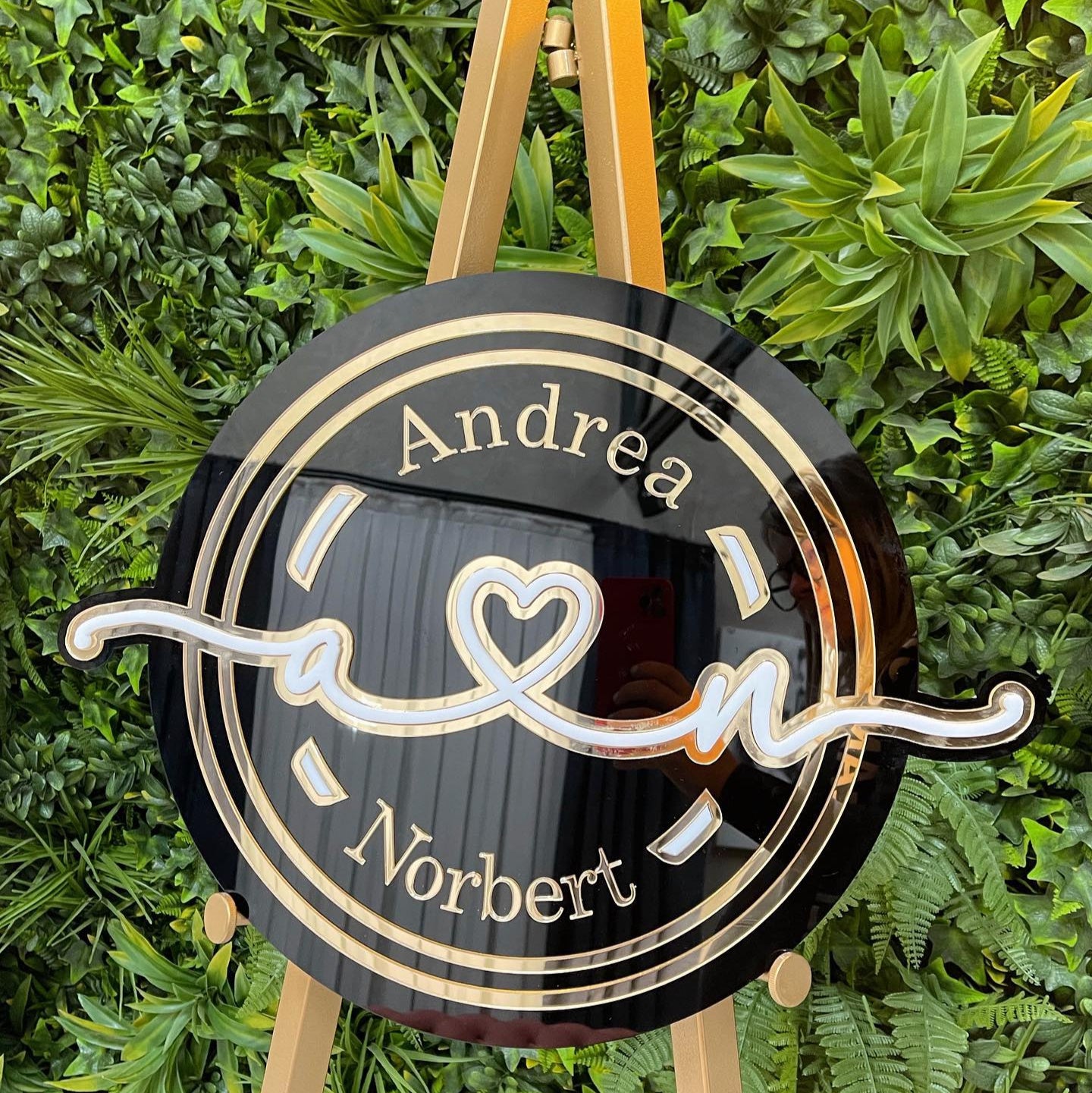 Plachetă rotundă personalizată pentru nuntă din acril premium cu numele mirilor