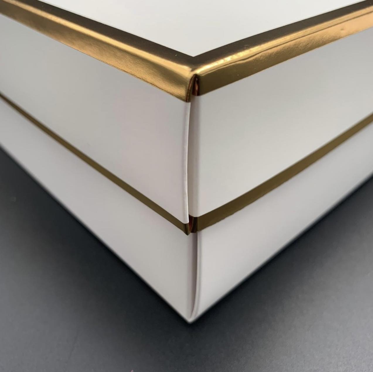 Cutie premium personalizată cu siglă, realizată de Diandra Events