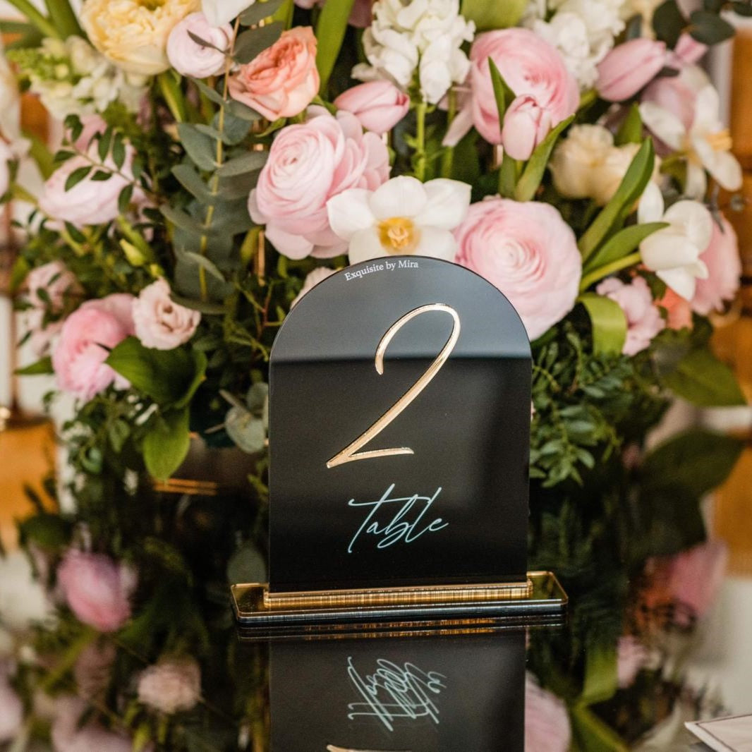 Număr de masă acrilic transparent pentru nuntă, design elegant, Diandra Events