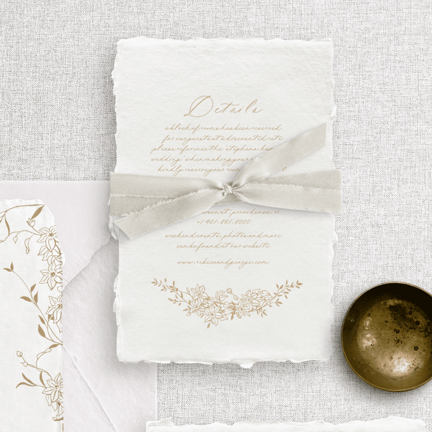 Set invitații semi personalizate cu detalii aurii embosate pe hârtie handmade de lux – Diandra Events România