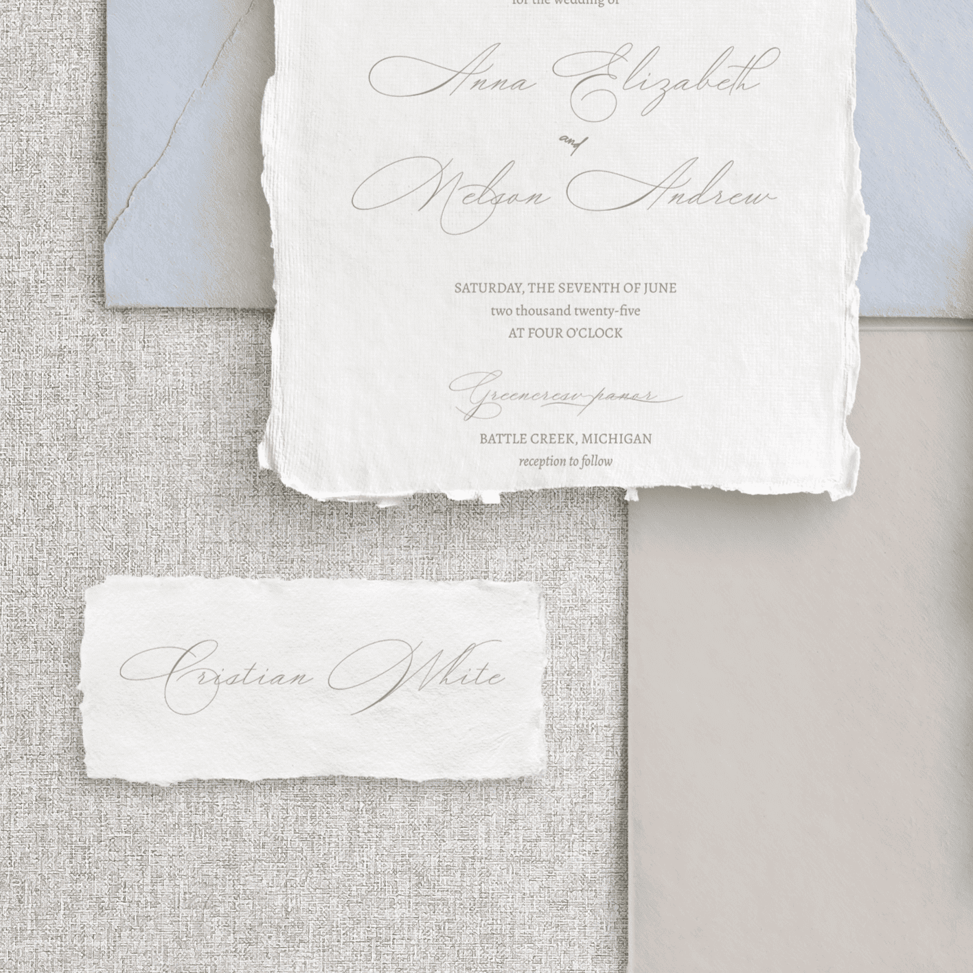 Invitație nuntă handmade, romantică și florală, pe hârtie manuală texturată, produs premium de Diandra Events