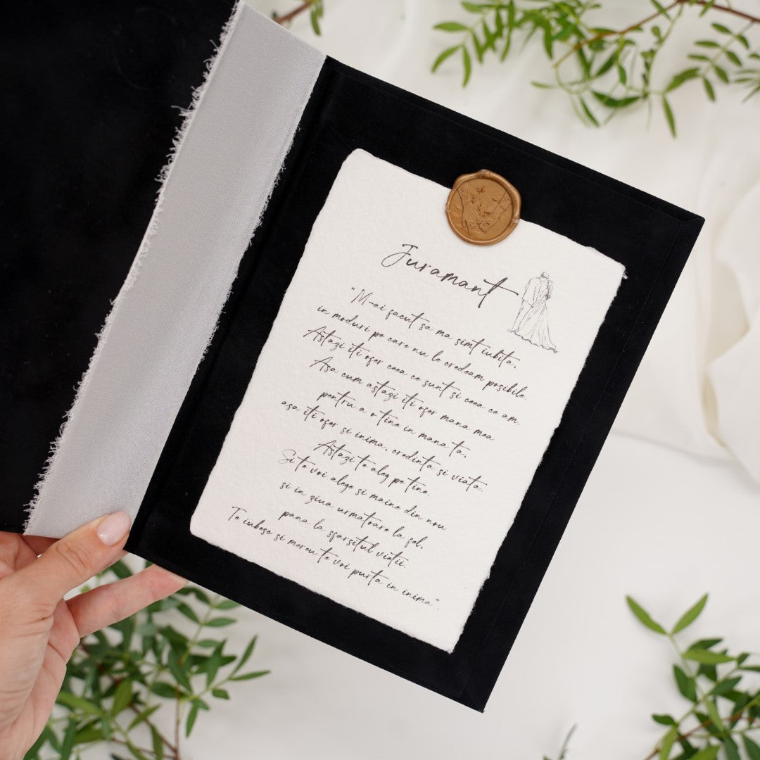 Mapă de catifea neagră premium pentru jurăminte de nuntă, cu interior negru și hârtie handmade fine art personalizată, Diandra Events