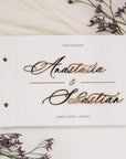 Guest book nuntă acrilic alb personalizabil cu text auriu 3D, design elegant Diandra Events