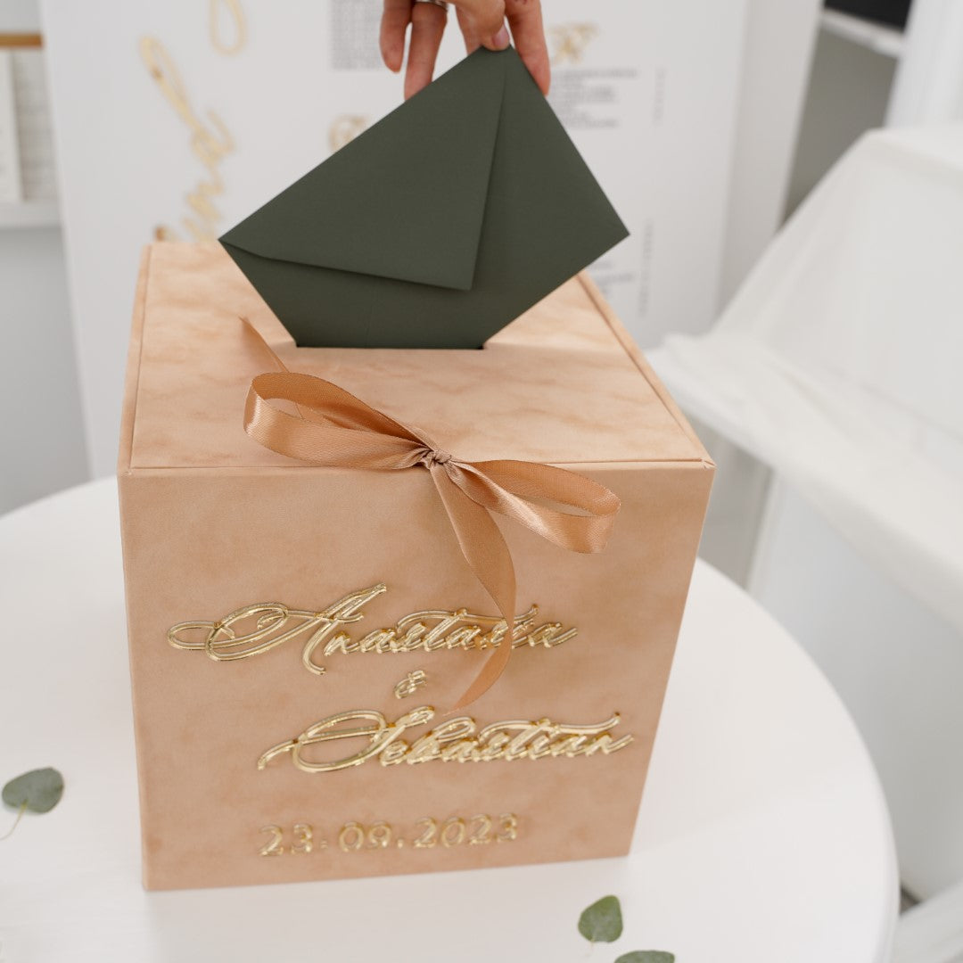 Cutie dar nuntă din catifea premium, personalizată cu litere acrilice, accesoriu elegant pentru recepția invitaților