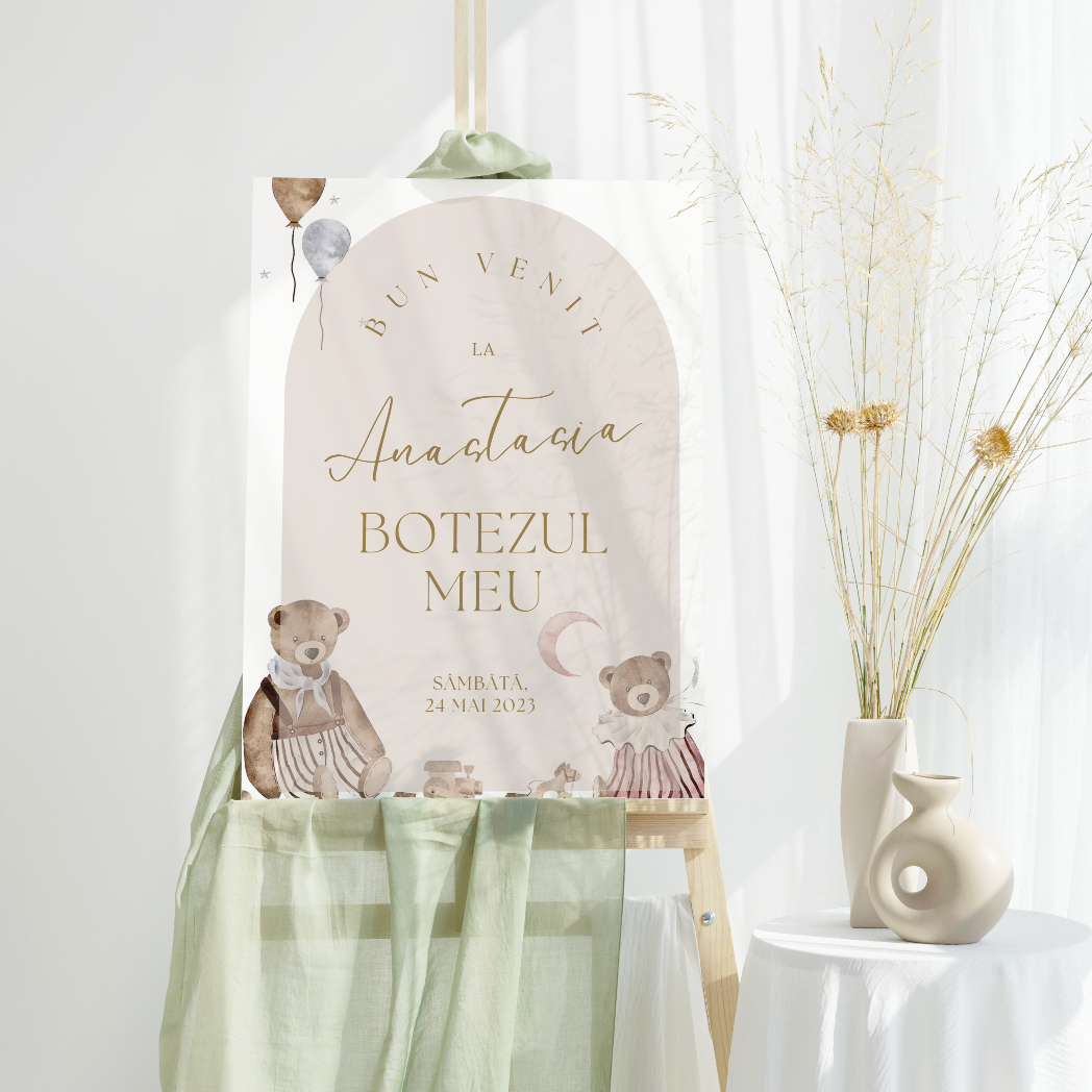 Panou botez personalizat elegant, realizat pentru decorul unui botez cu tematică unică și atmosferă festivă.