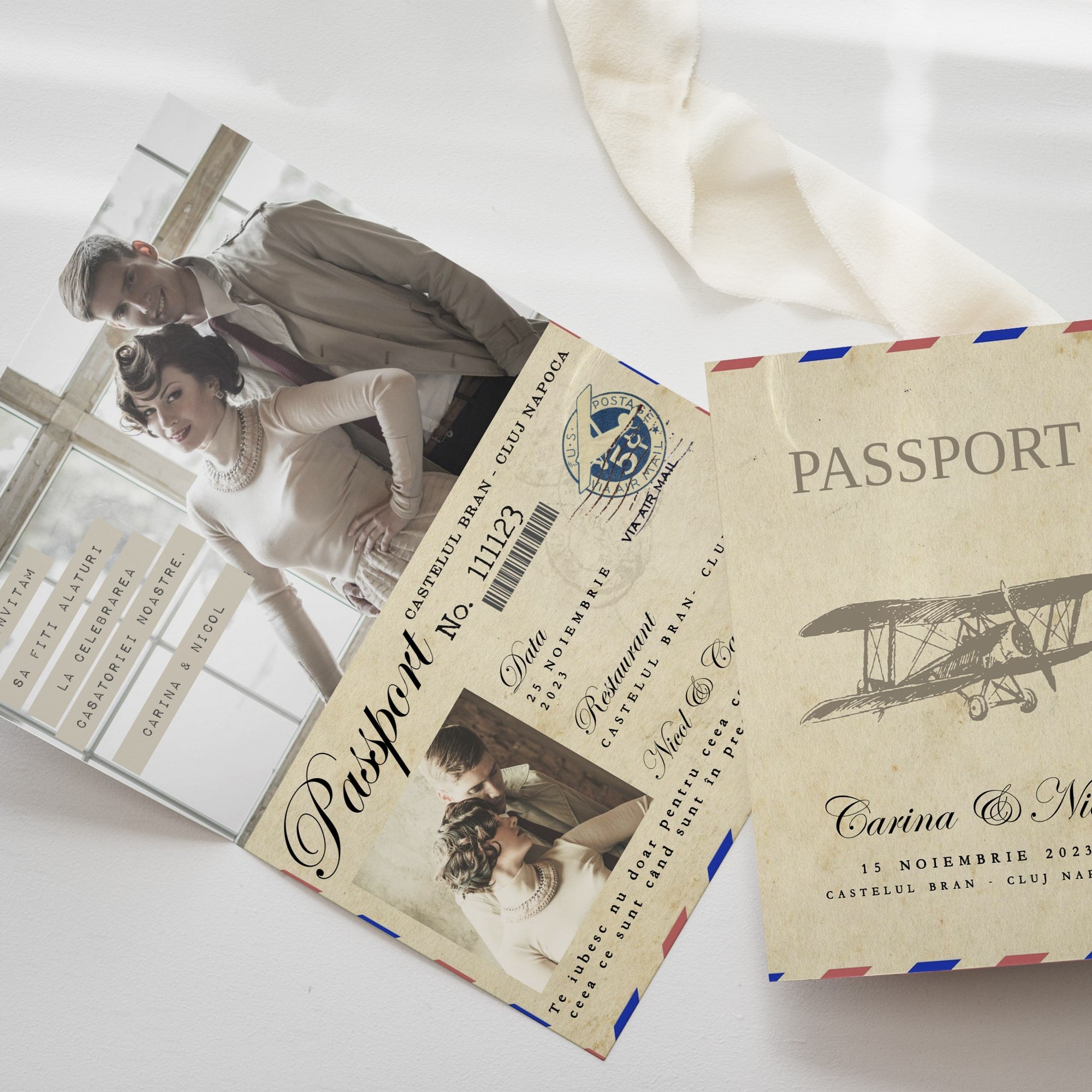 Invitație de nuntă tematică tip pașaport vintage, personalizată cu fotografii și detalii de călătorie, realizată de DiandraEvents pentru evenimente unice