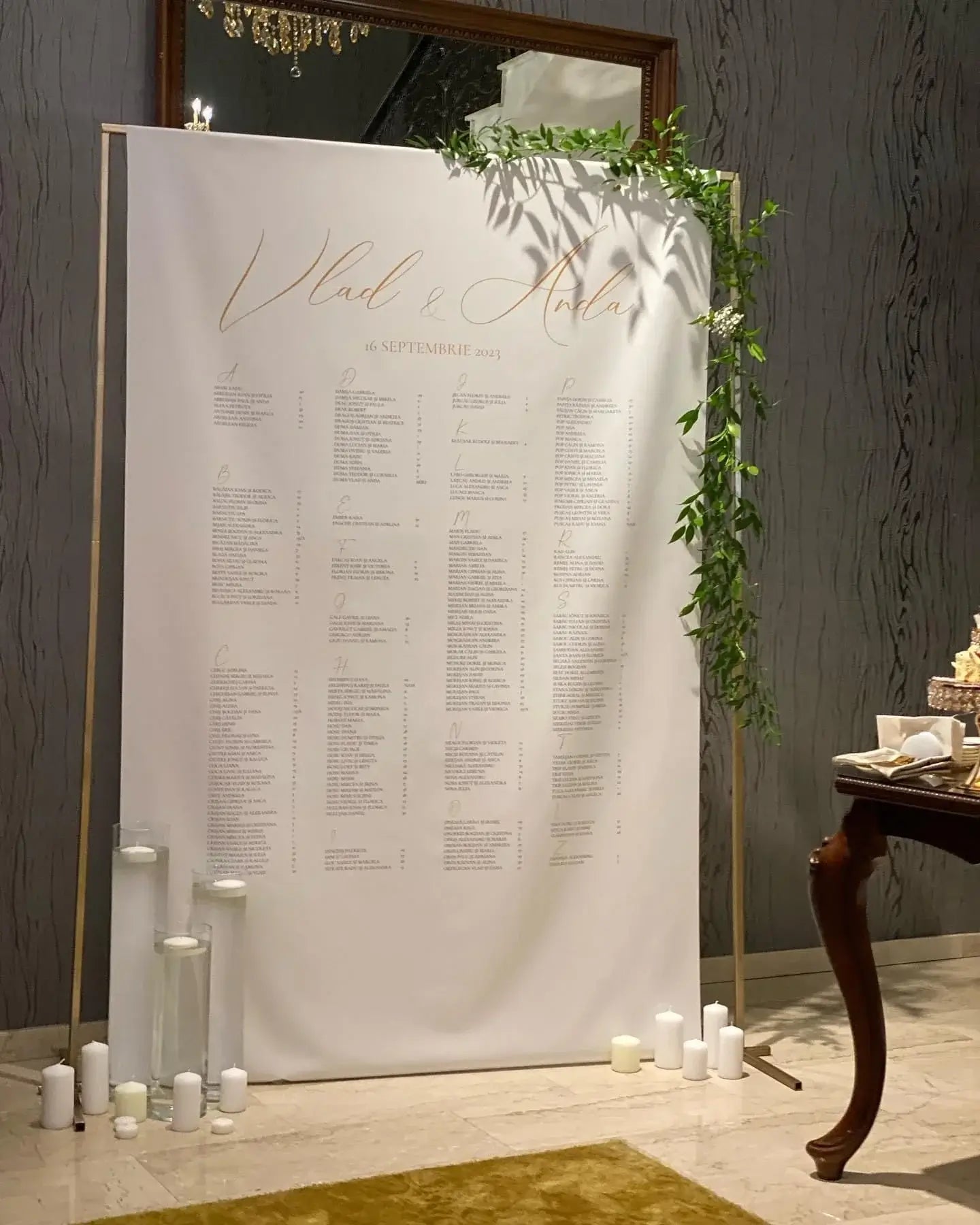 Panou din pânză personalizat cu lista de așezare a meselor pentru nuntă, design modern, Diandra Events