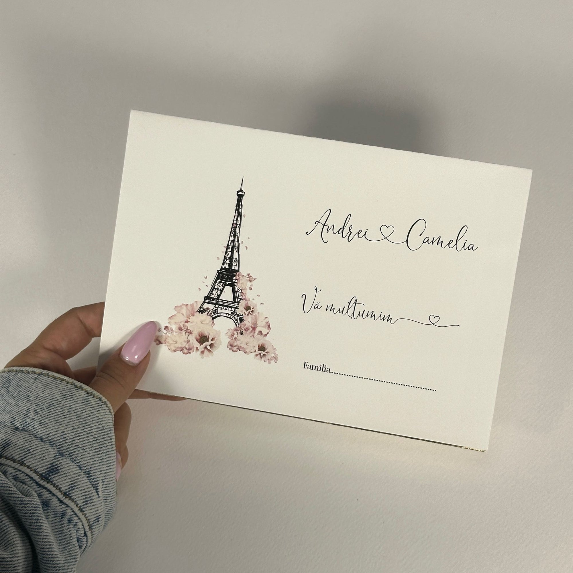 Plicuri bani personalizate cu tematică florală, ideale pentru nuntă sau botez – Diandra Events