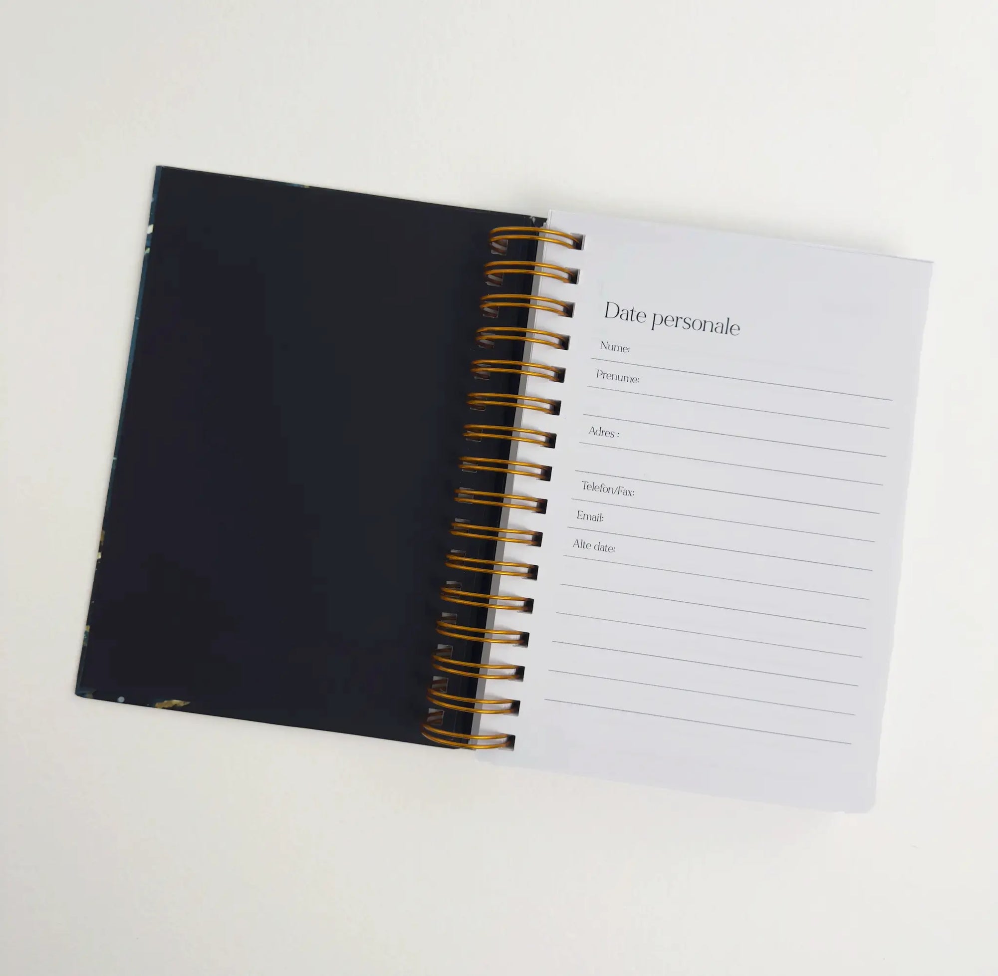 Agendă personalizată pentru programări zilnice, cu ore notate și design premium