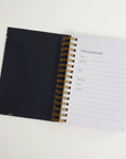Agendă personalizată pentru programări zilnice, cu ore notate și design premium