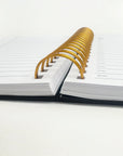 Interior agendă personalizată cu pagină pentru date personale și spațiu de completare