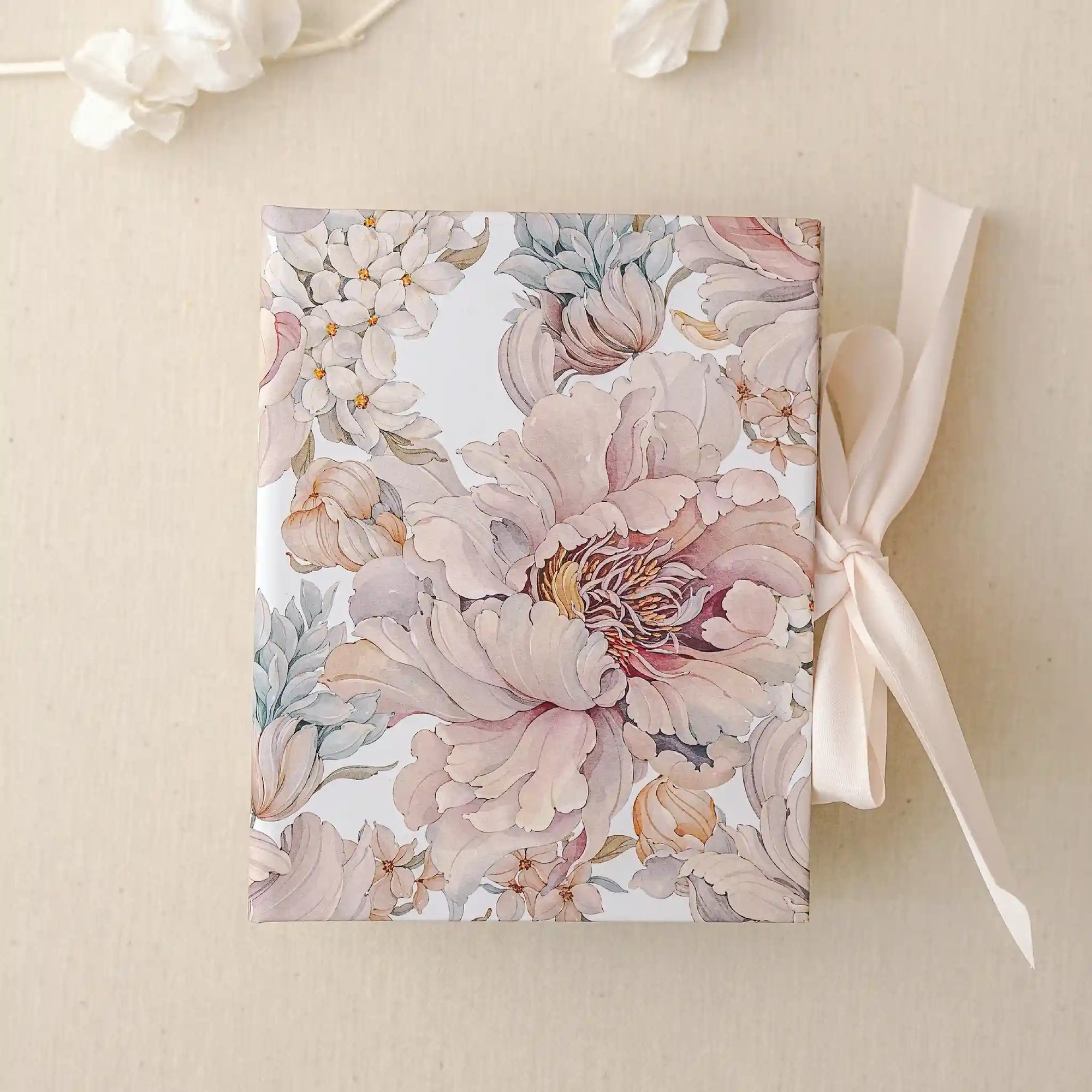 Carte jurăminte personalizată florală pentru nuntă elegantă, dimensiune 10x15 cm, design romantic, Diandra Events.