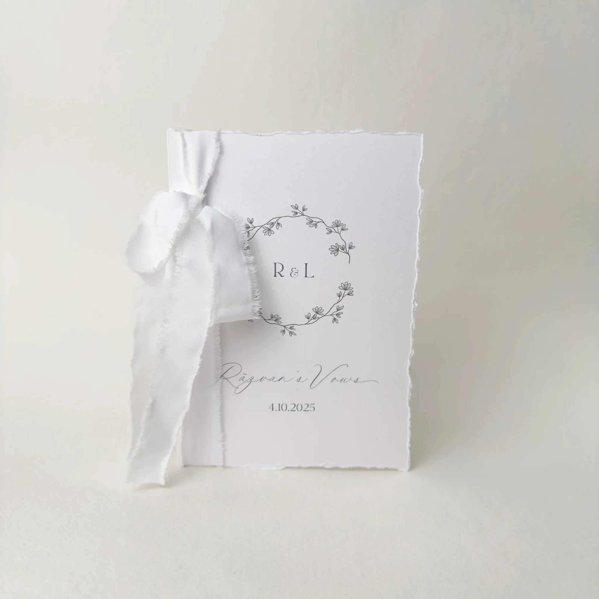 Carte jurăminte handmade personalizată, legată cu fundă din mătase