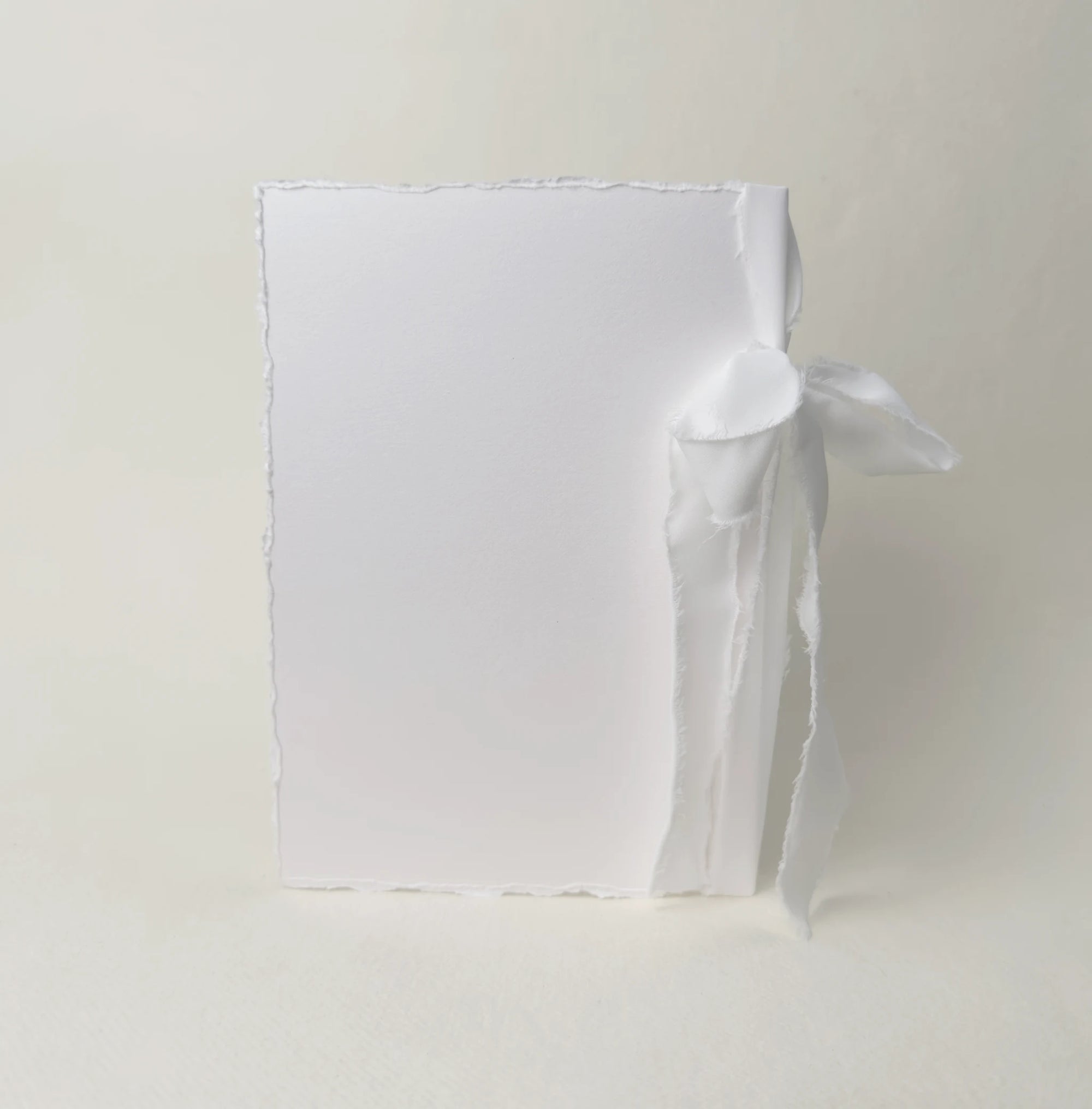 Copertă spate carte jurăminte personalizată cu fundă elegantă – Diandra Events