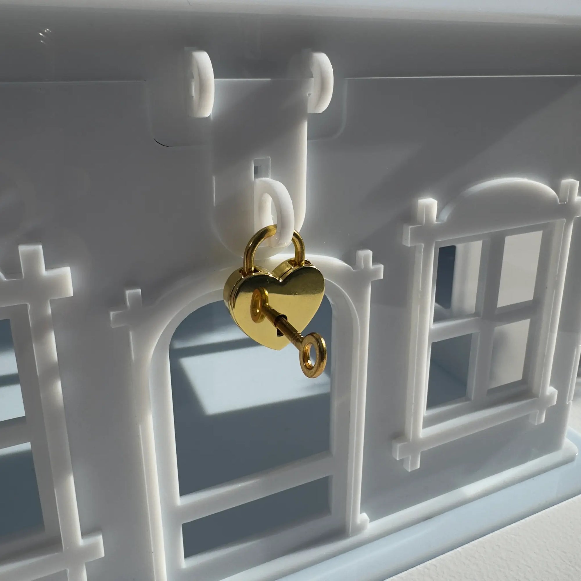 cutie dar plexiglas acrilic alb design casuță elegantă pentru nuntă diandra events