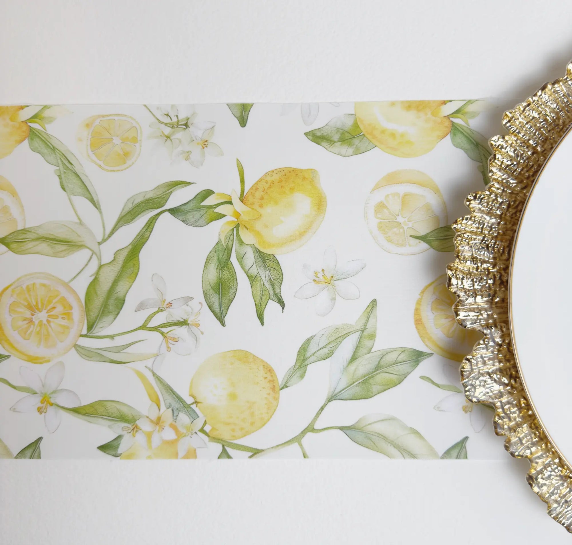 Față de masă personalizată din material Samba, cu imprimeu lămâi galbene, decor nuntă mediteraneană – Diandra Events