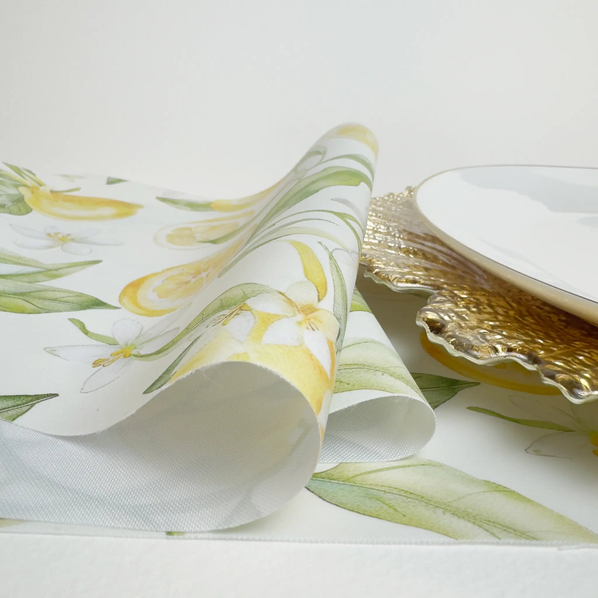 Față de masă cu design de lămâi, perfectă pentru decor nuntă elegantă, bucătărie sau cadou personalizat – Diandra Events