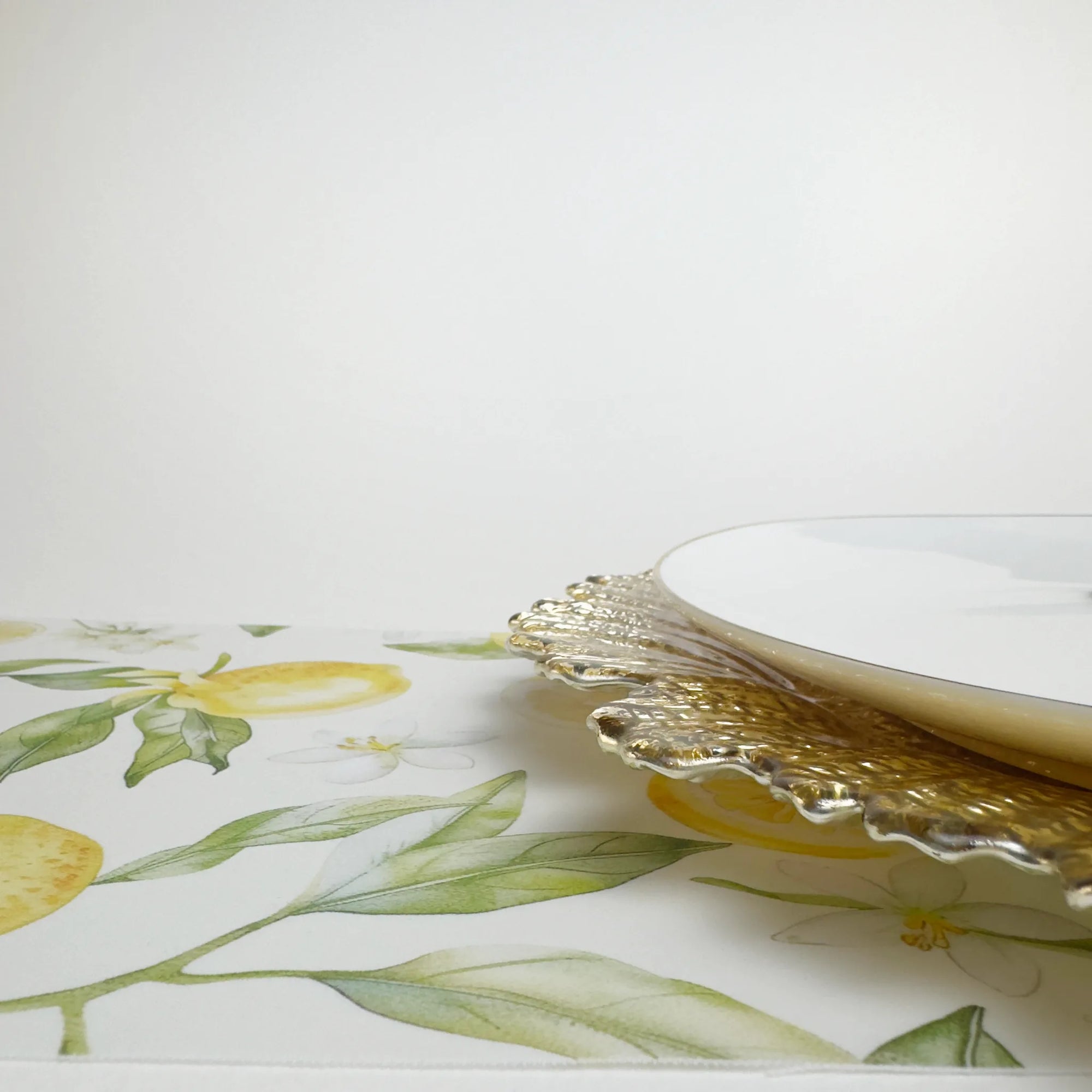 Față de masă personalizată cu imprimeu lămâi, ideală pentru decor de nuntă sau aniversare tematică