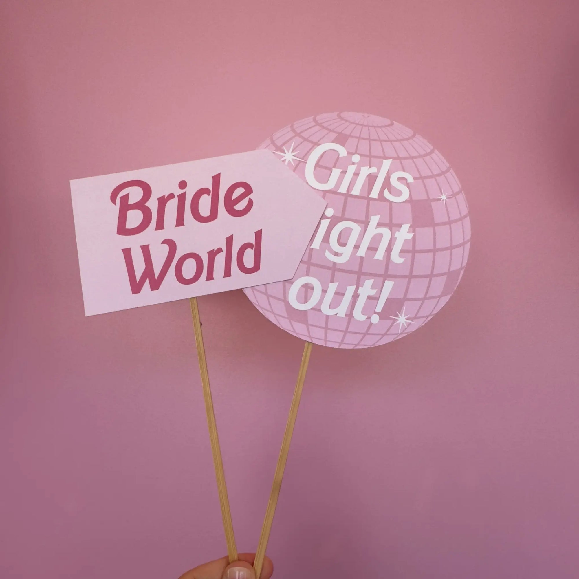 Party pops pentru petreceri burlăcite, model „Bride World” și „Girls Night Out”, accesorii amuzante și decorative pentru fete – Diandra Events