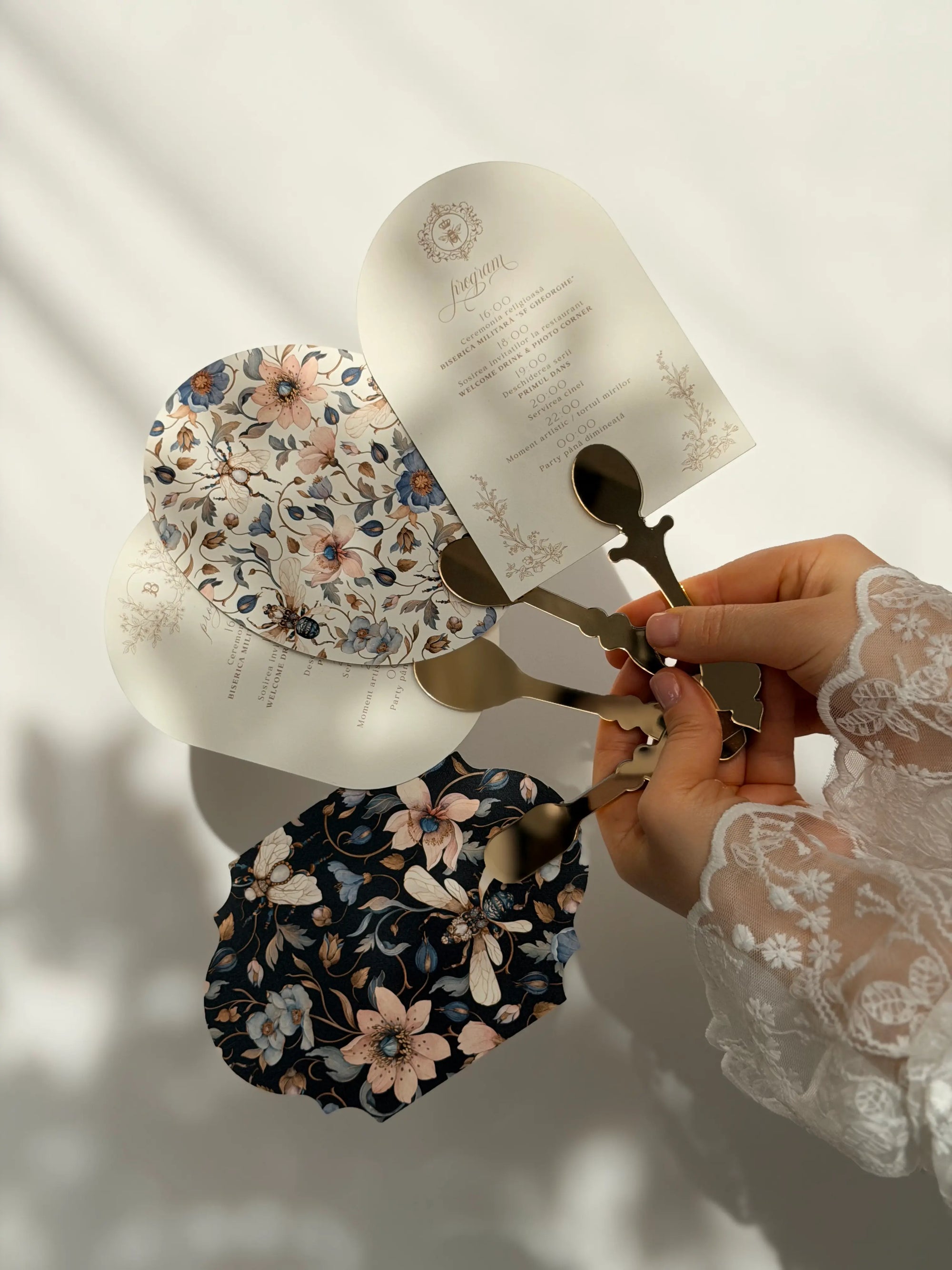 Evantai nuntă personalizat – program nuntă și meniu nuntă personalizată, un element inovator pentru nunți moderne