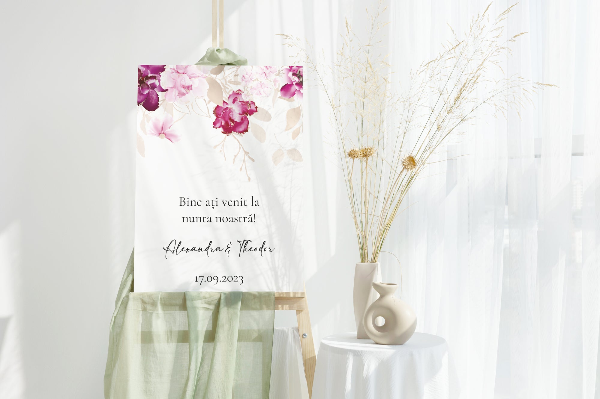Panou bun venit nuntă floral elegant fundal alb cu numele mirilor 