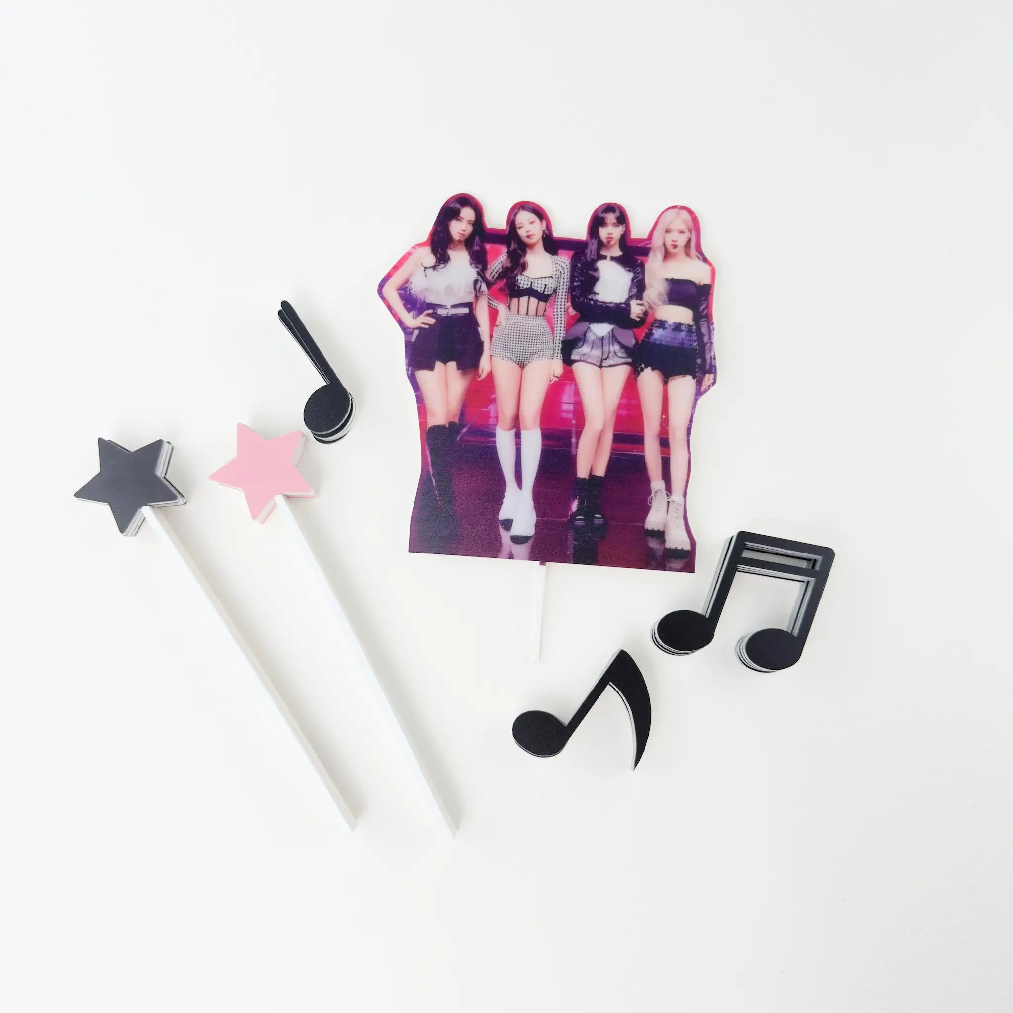 topper tort tematic personalizat cu stele si note muzicale din plexiglas acrilic