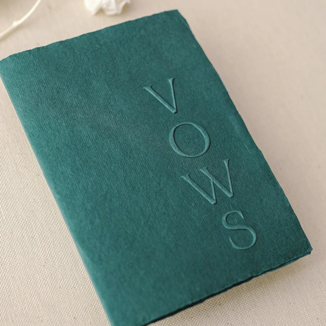 Carte Vows jurăminte verde cu panglică, realizată manual pe hârtie handmade, Diandra Events