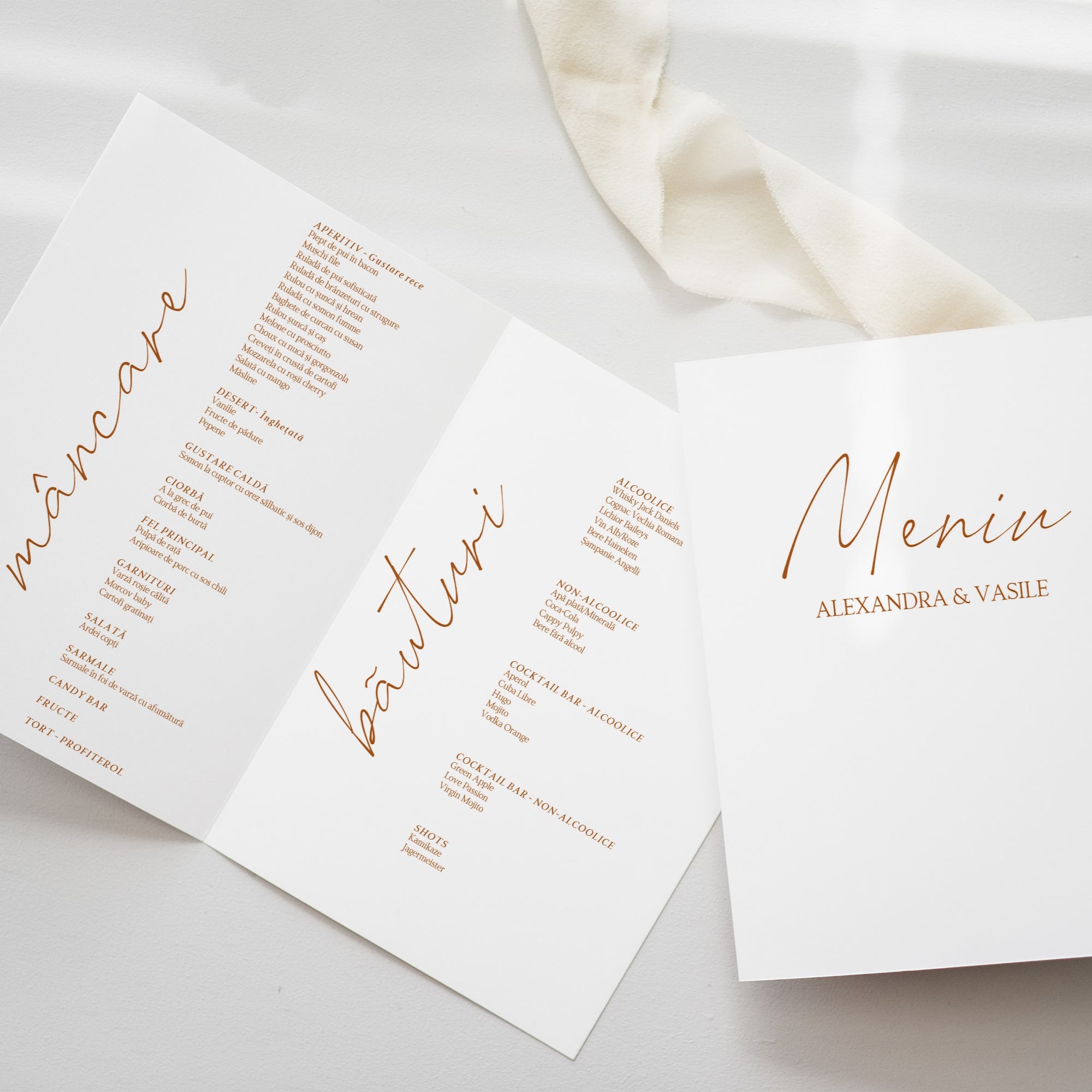 Meniu carton premium tip carte Diandra Events, personalizat integral cu design floral handmade.

